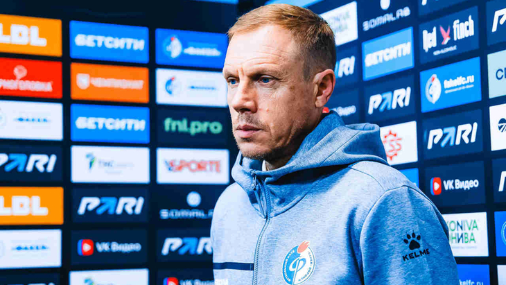 Олег Василенко уверенно ведет «Факел» к возвращению в РПЛ