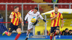 Фрагмент матча «Кальяри» — «Лечче»