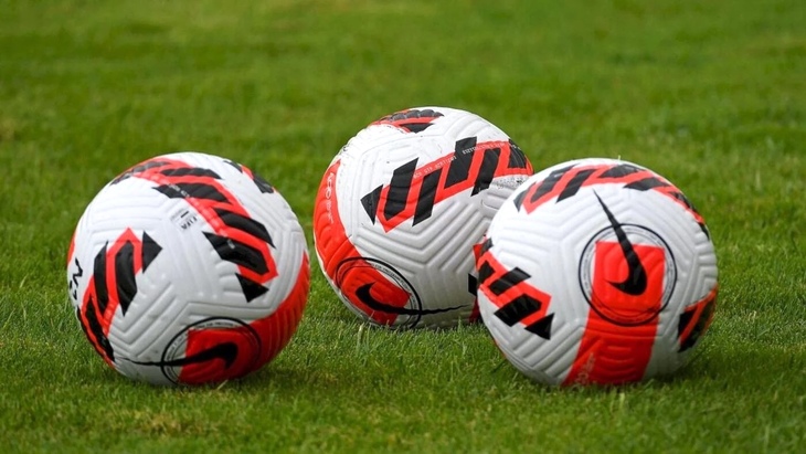 Футбольные мячи