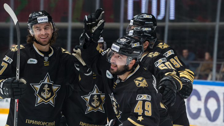 «Адмирал» в матче с «Торпедо»