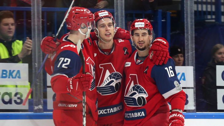 «Локомотив» в матче с «Витязем»