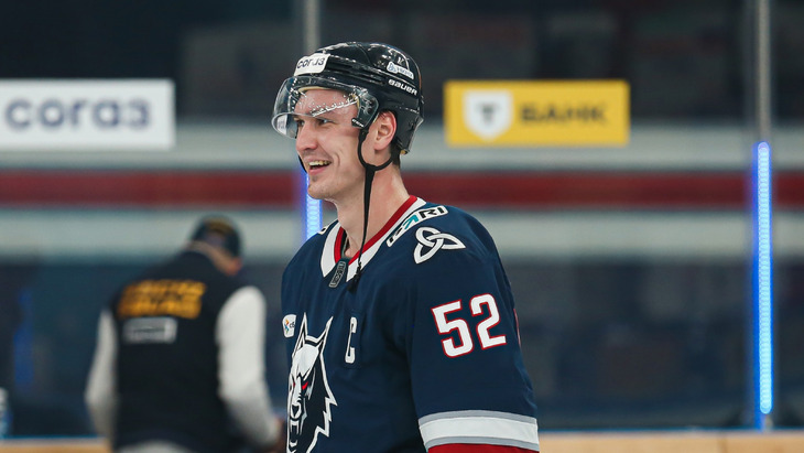 Евгений Митякин — нападающий «Нефтехимика»