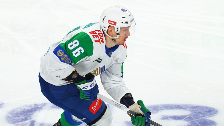 Александр Шаров — нападающий «Салавата Юлаева»