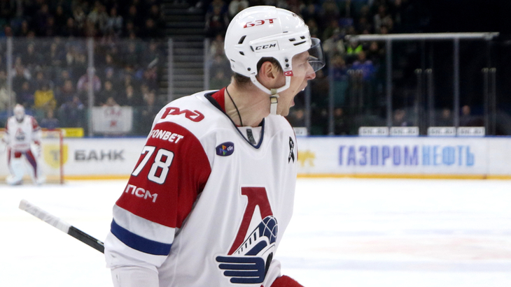 Максим Шалунов — нападающий «Локомотива»