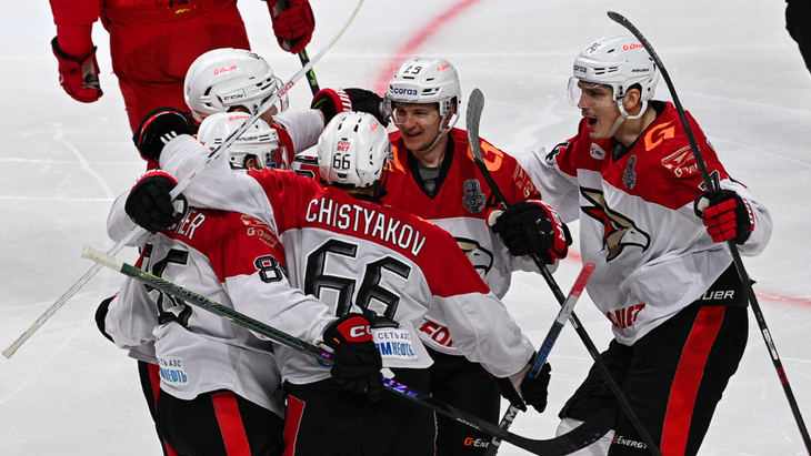 «Авангард» разгромил «Локомотив»  на старте серии