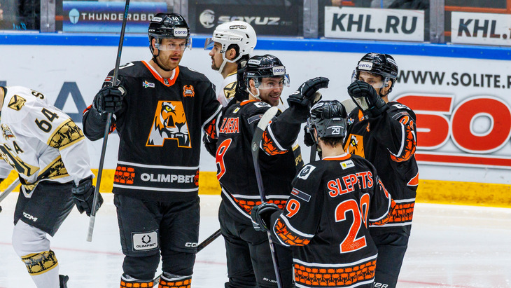 «Амур» одержал победу над «Адмиралом»