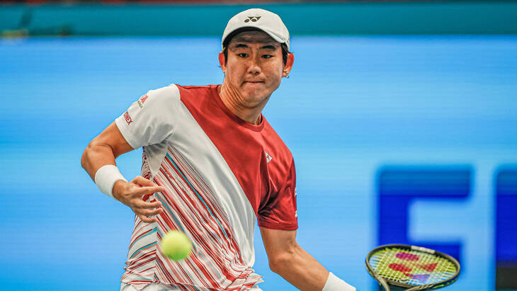 Есихито Нисиока