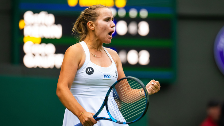 София Кенин